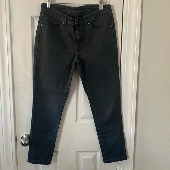 Levi’s Demi Curve Mid Rise Skinny Jeans Size 30 #576 - Picture 1 of 12